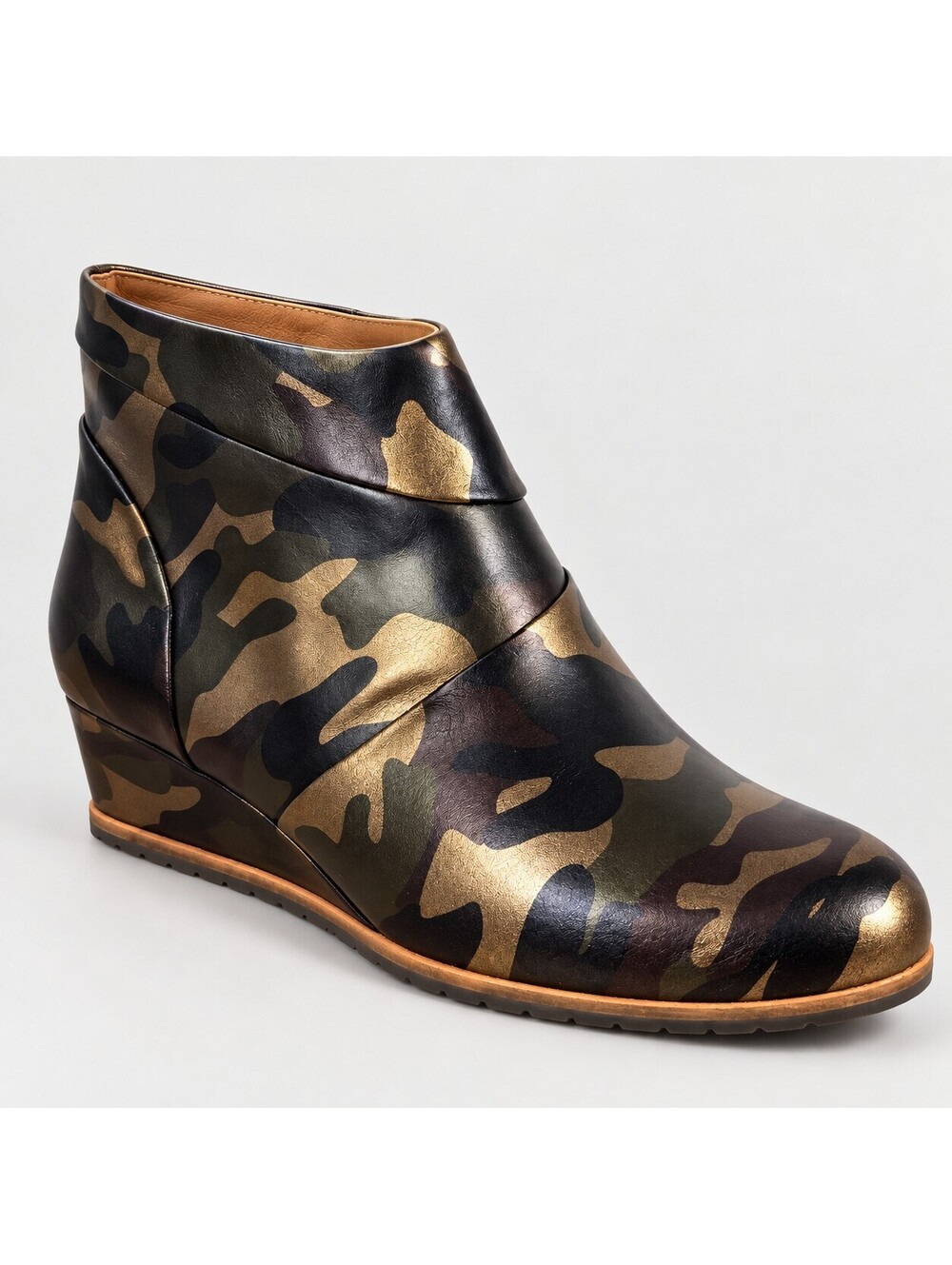 NWB Linea Paolo Yuri Camo Print Leather Wedge Ankle Boots Size 8.5